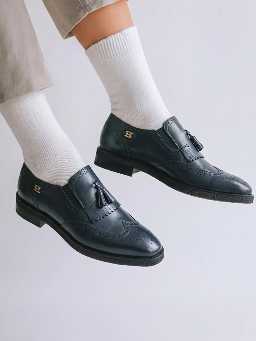 British Collection Mens Gray Leather Tassel Loafers 12 M/W With Brogue Detailing